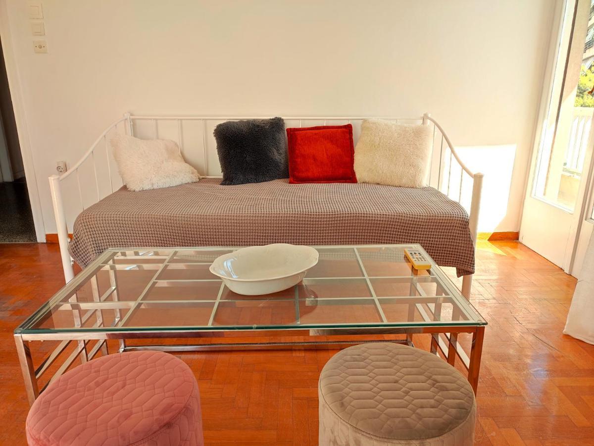 Vironos Extra Bright Apartment - Front Park And Monastery أثينا المظهر الخارجي الصورة