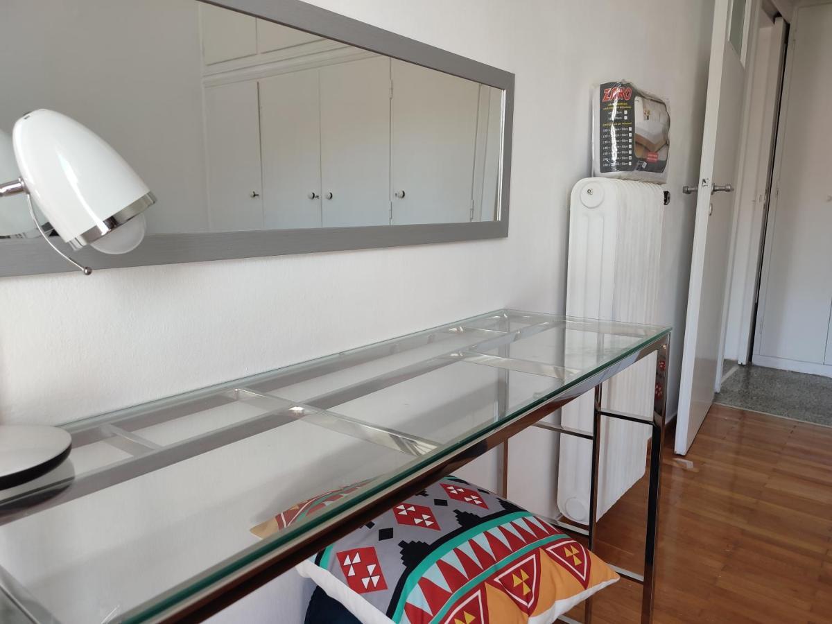 Vironos Extra Bright Apartment - Front Park And Monastery أثينا المظهر الخارجي الصورة