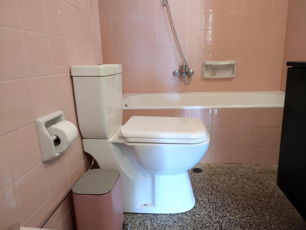 Vironos Extra Bright Apartment - Front Park And Monastery أثينا المظهر الخارجي الصورة